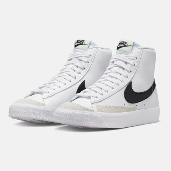 Nike Grade School Blazer Mid 77 White/Black DA4086 109 - Picture 2 of 9